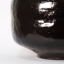 Carica l'immagine nel visualizzatore di Gallery, Set A di Matcha, Seto-yaki Chawan Kuro-raku