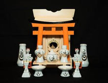 Lade das Bild in den Galerie-Viewer, 【Spezial-Set】Ofuda (Fushimi Inari Shrine)+Kamidana
