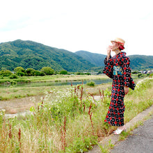 Cargar imagen en el visor de la galería, Kimono / Yukata, Margaret
